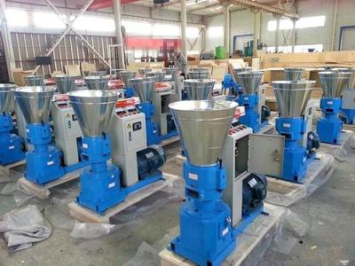 全价颗粒鸡饲料太贵？专家建议 尝试鸡饲料加工机械，自制饲料更经济高效